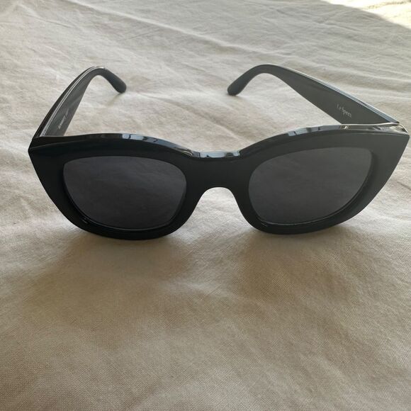 Le Specs Runaways Acetate Sunglasses Black - Picture 4 of 6